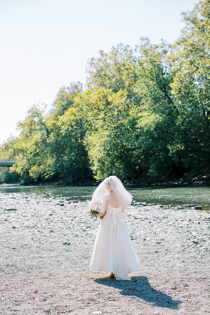 sarah-elizabeth-studio-ohio-wedding-photographer-the-landing-cummins-wedding-friday-bride-groom-portraits-35