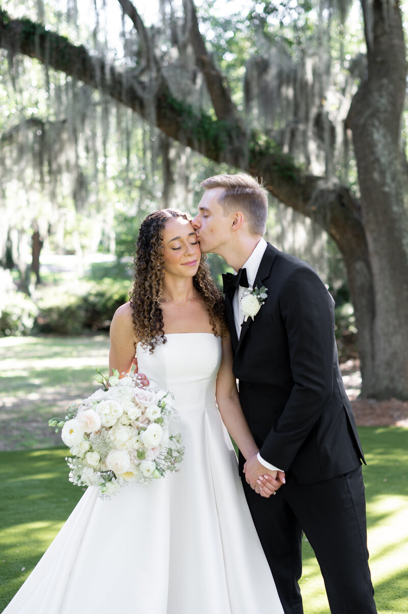 Wedding portraits at the Admirals House in Charleston, SC