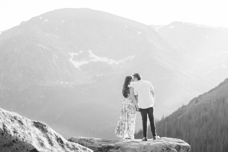 Estes-Park-Summer-Engagement-Photos-10