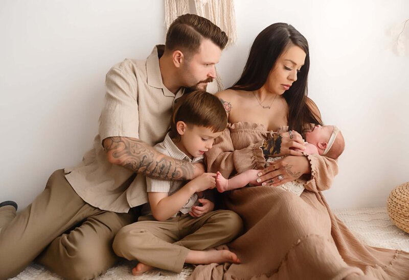 coppell-newborn-family-session-studio-photographer-paula-goforth