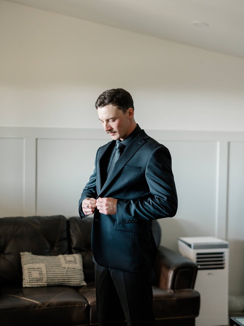 Edmonton Wedding Photos - Pine and Pond Wedding Venue (15)