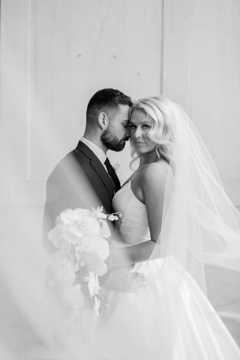 sarah-elizabeth-studio-ohio-wedding-photographer-hardy-wedding-dayton-art-institute-sneak-peeks-79