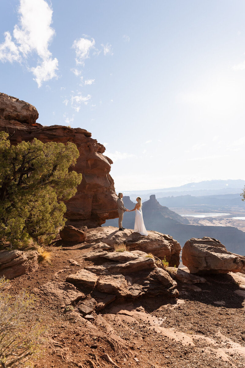 Moab wedding photographer capturing an elopement in a national park in Utah
