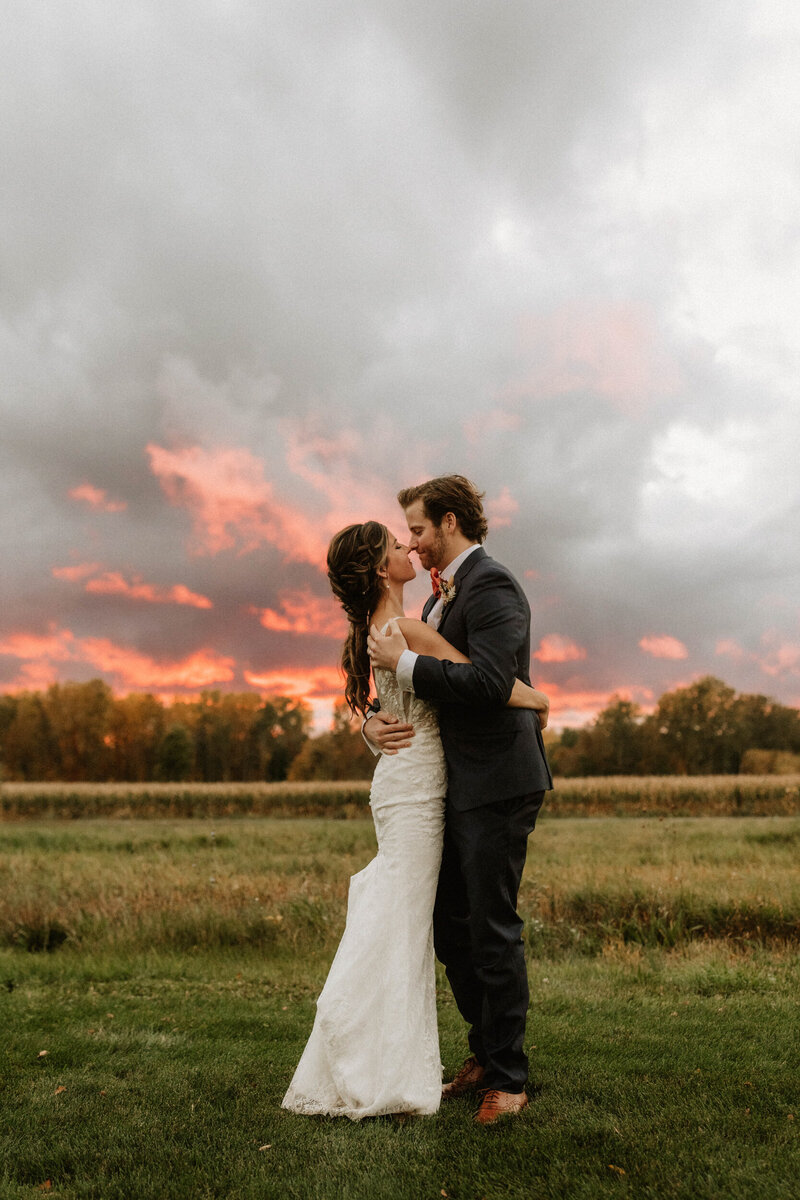 Etre farms Michigan wedding venue saint joseph st luxury barn all inclusive photography photographer -82
