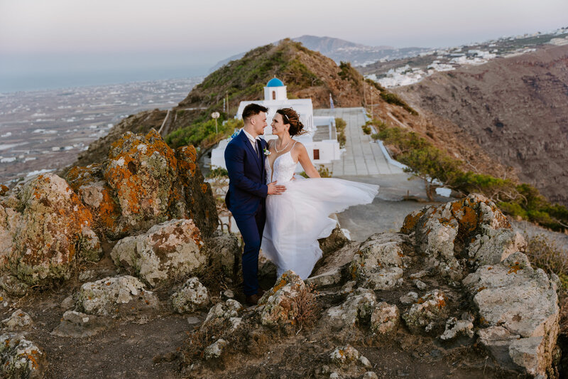Couple eloping in Satnorini