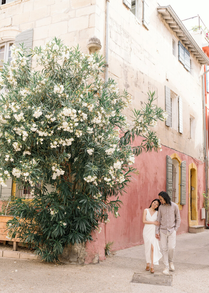 couple with dog photoshoot in arles france (85 of 178)