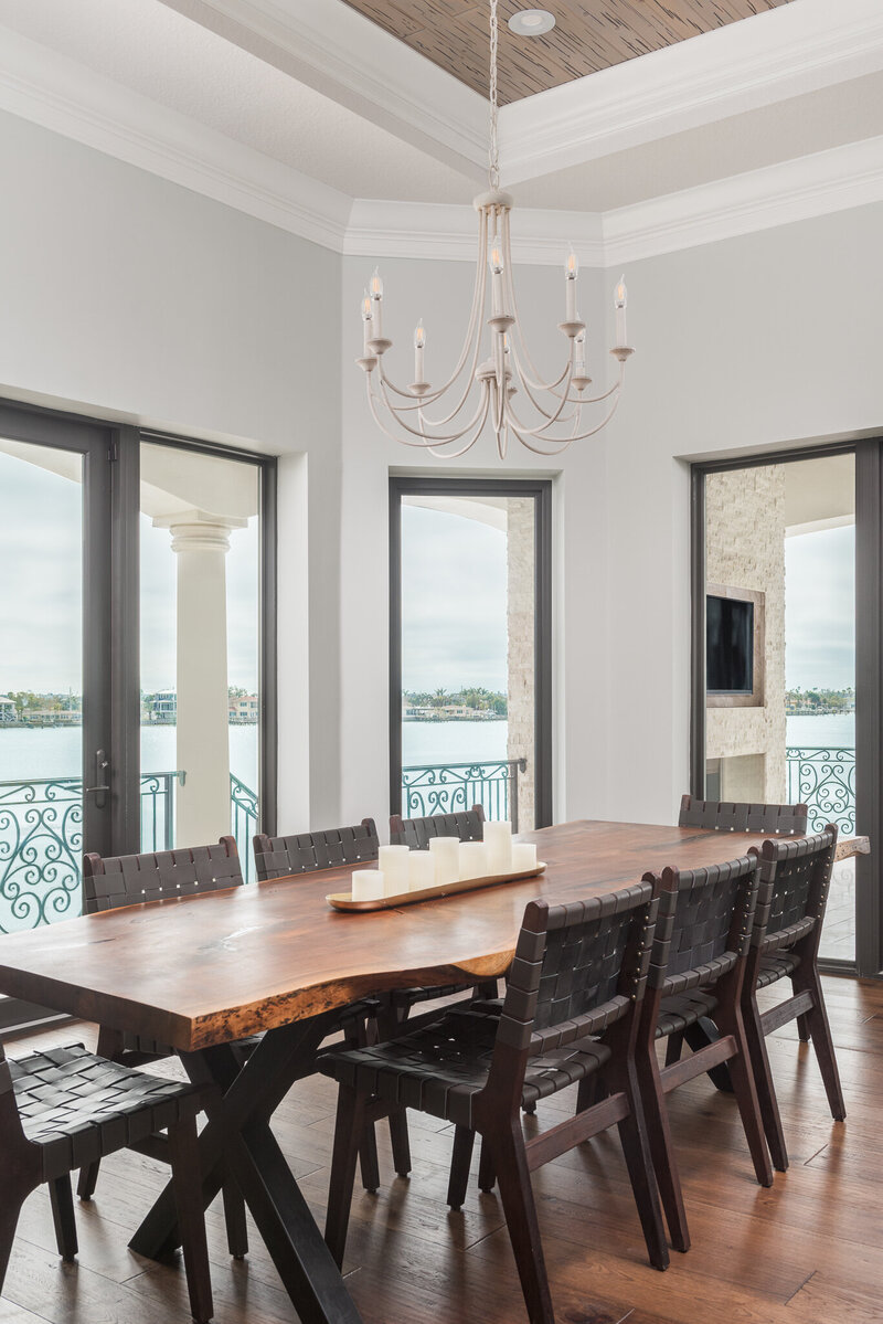 Lighting and dining table details at Park Street_Scarbro Design