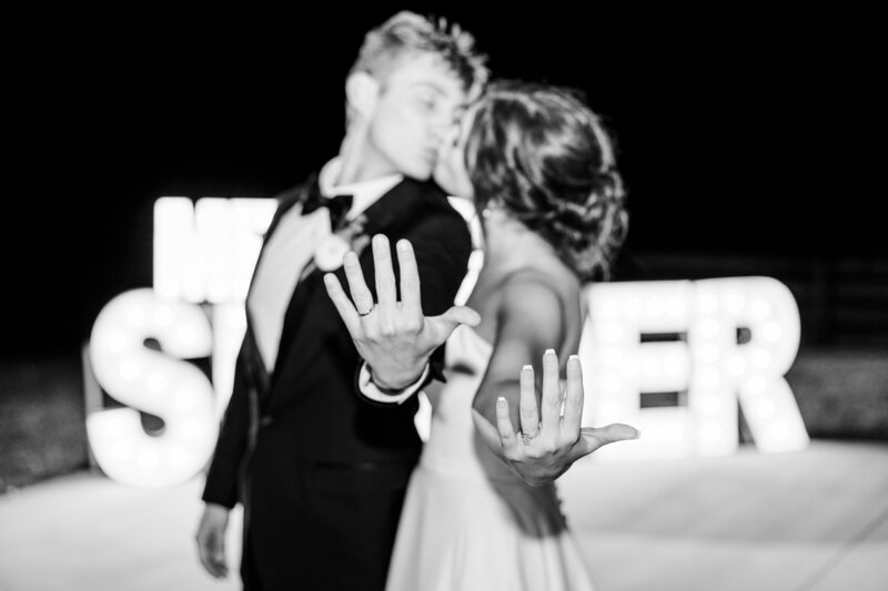 Olivia + Christain _ Ivy_s Favorites-168