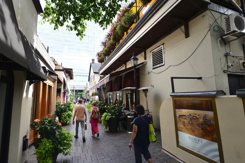 Yorkville Laneway