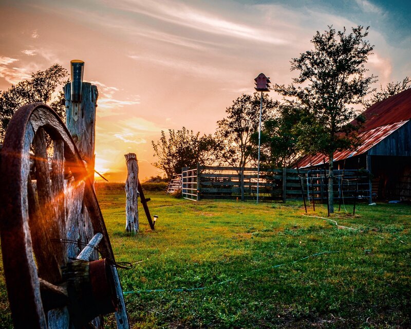 texas-barn-at-sunset-2021-08-29-12-47-36-utc