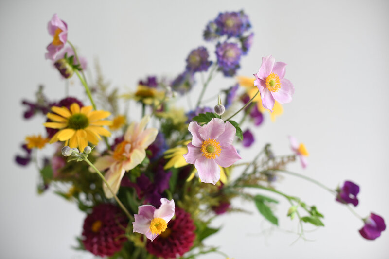 cheerful summer bouquet - Fleuris Studio & Blooms