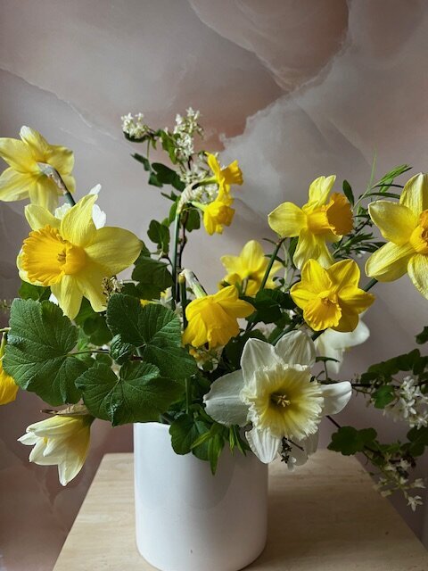 Fresh Flower arrangement. fresh Flower Delivery in Portland Oregon. Local flower blooms. 