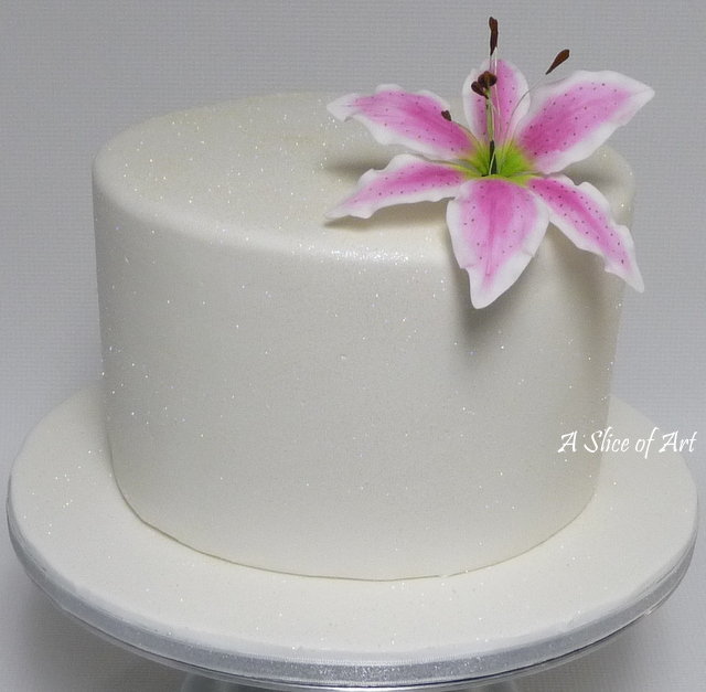 lily sparkle cake