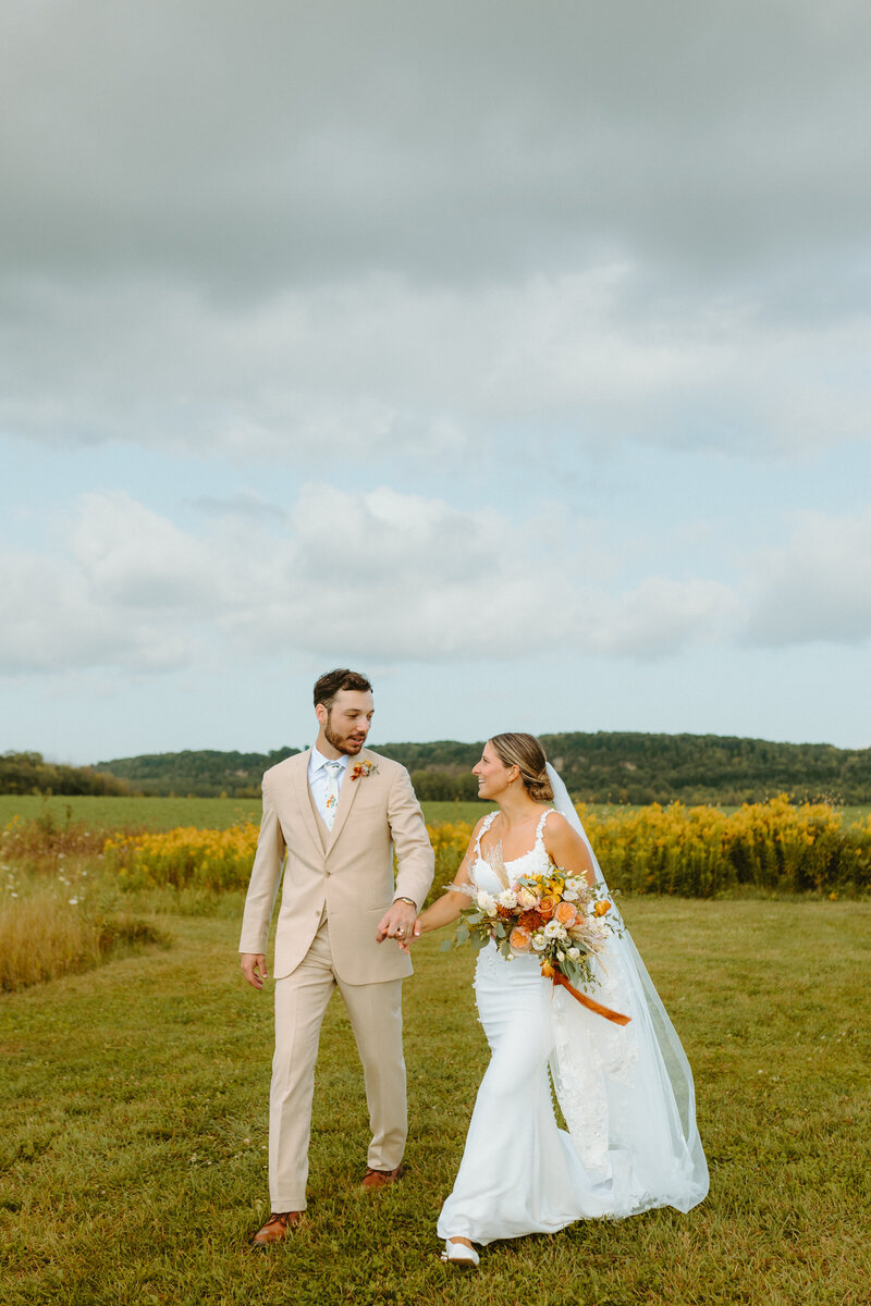 Jessica Frigge Photography is a  Wisconsin Micro Wedding Photographer