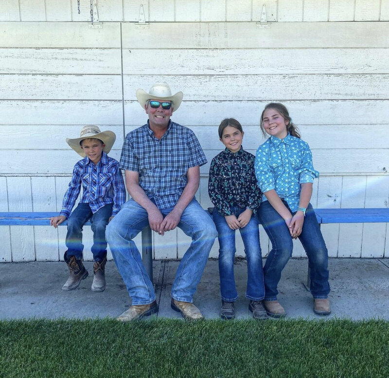 farm-family-rodeo-mutton-bustin