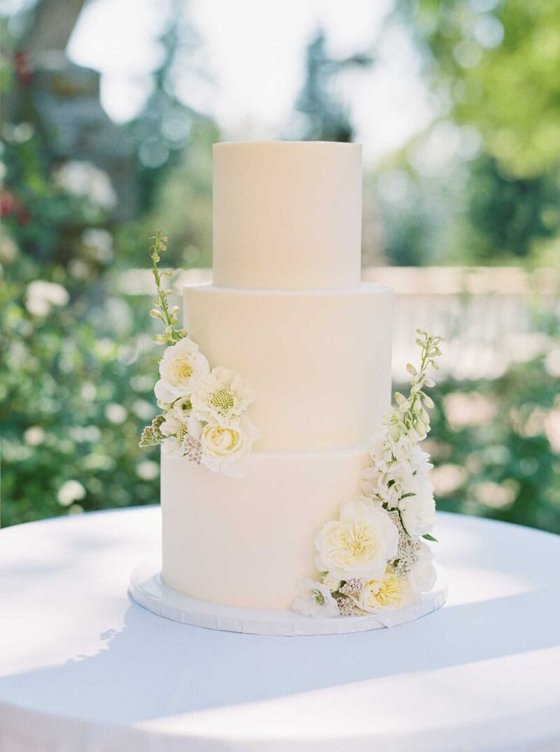 Lairmont-manor-wedding-photographer-cake