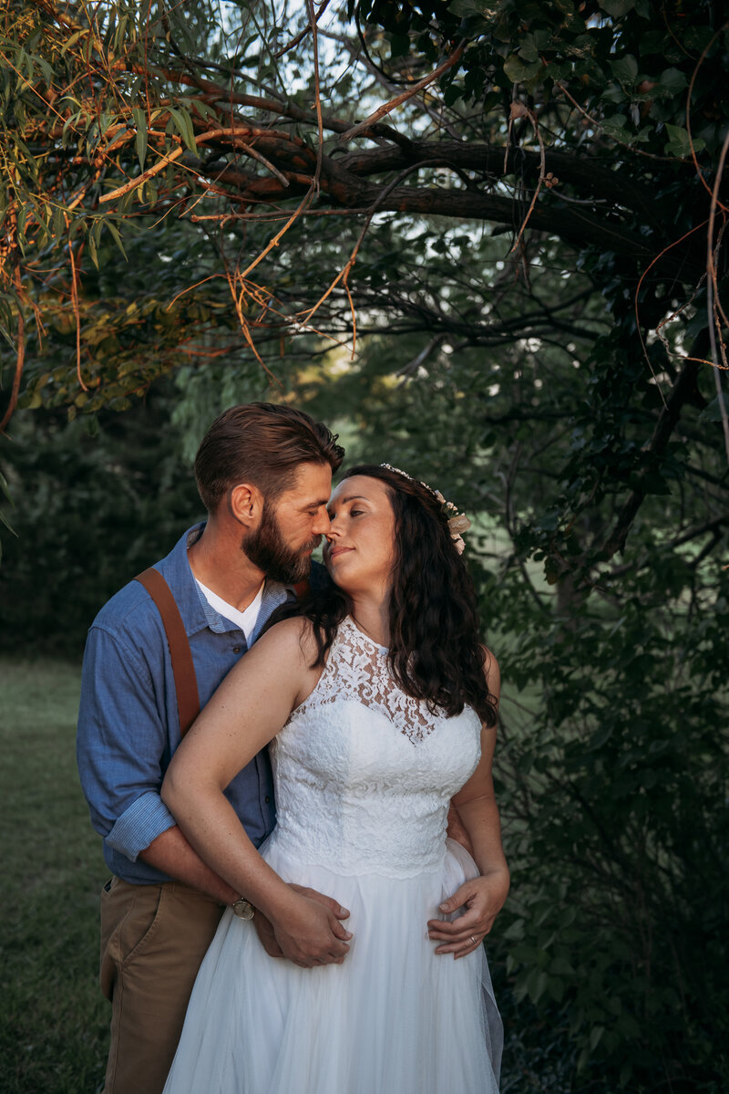 Kansas wedding bride and groom