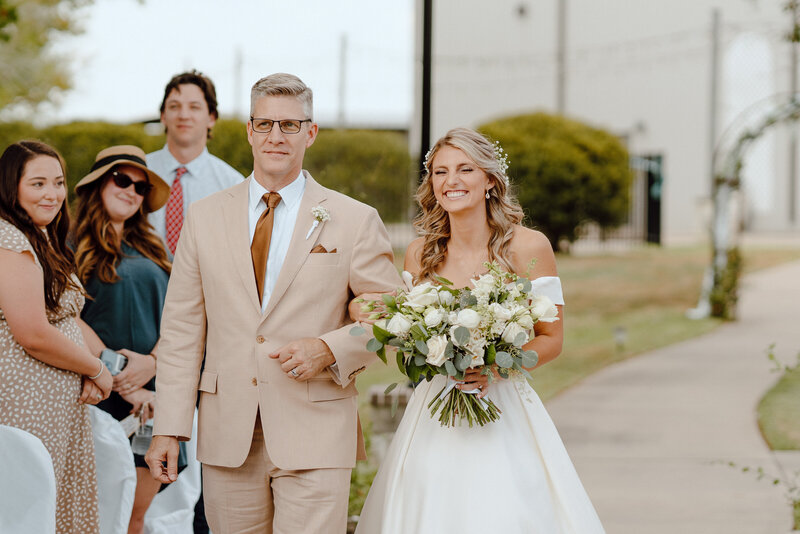 texas-wedding-photographer-angelina-loreta-photography-college-station-houston-magnolia-montgomery-bride-bouquet-groom-62
