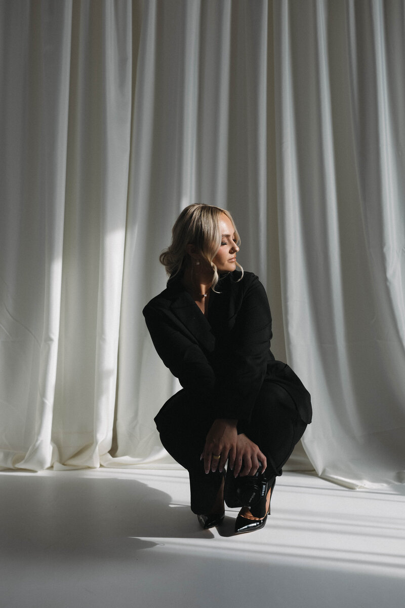 destination wedding photographer headshot 