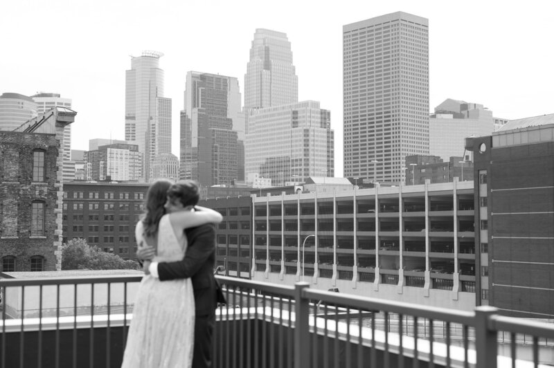 travel couple wedding photo with skyline