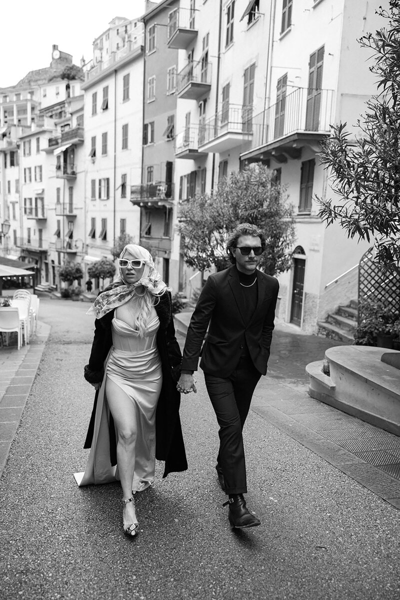 Mari-Dallas-Cinque-Terre-wedding-sneak-peek-by-Lilly-Red-31_websize