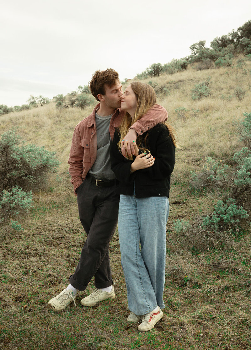 with-love-from-canadian-bc-based-engagement-wedding-elopement-photographer-kamloops-thompson-okanagan-couple-session-272