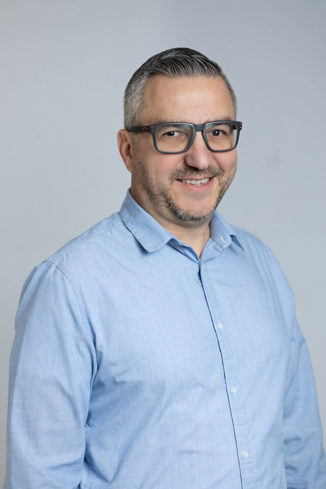 LeoSage corporate Team headshots-8