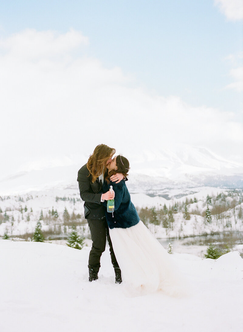 Stephanie and Trevor - Mount St Helens Elopement - Kerry Jeanne Photography (176)
