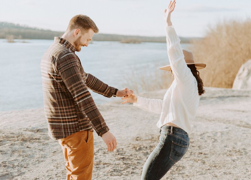 white cliffs of conoy engagement session