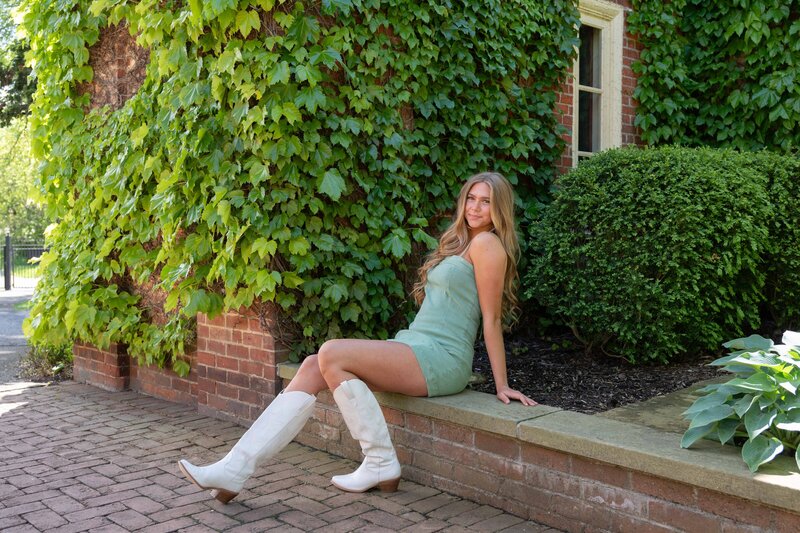 KingwoodCenterGardensSeniorPhotosPositivelyPortraits-8