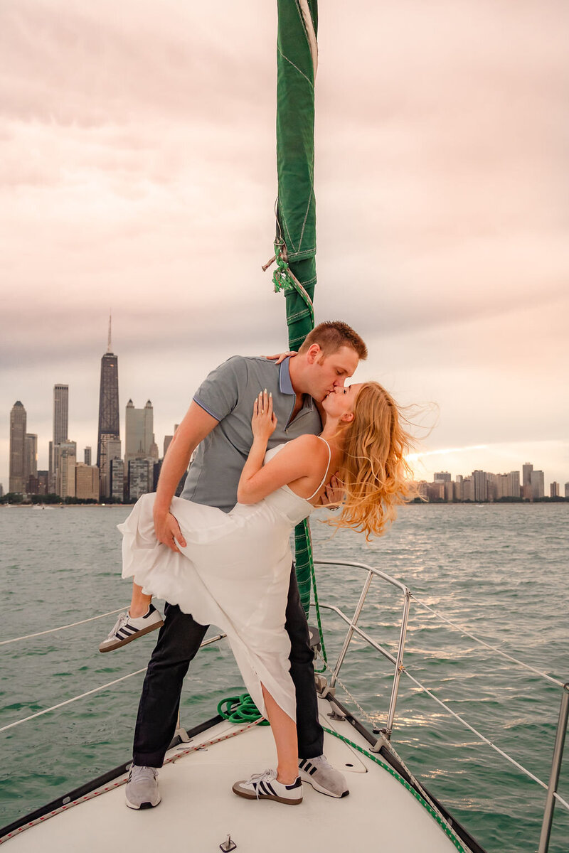 chicago-sailboat-engagement-session (5)