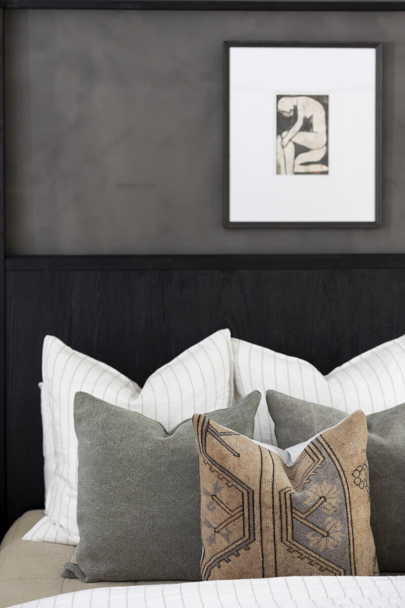 Experience the transformation your Orlando home deserves with SKÖN Designs. We craft sophisticated and functional interiors that reflect your unique style. Get a free design consultation today & elevate your everyday living!