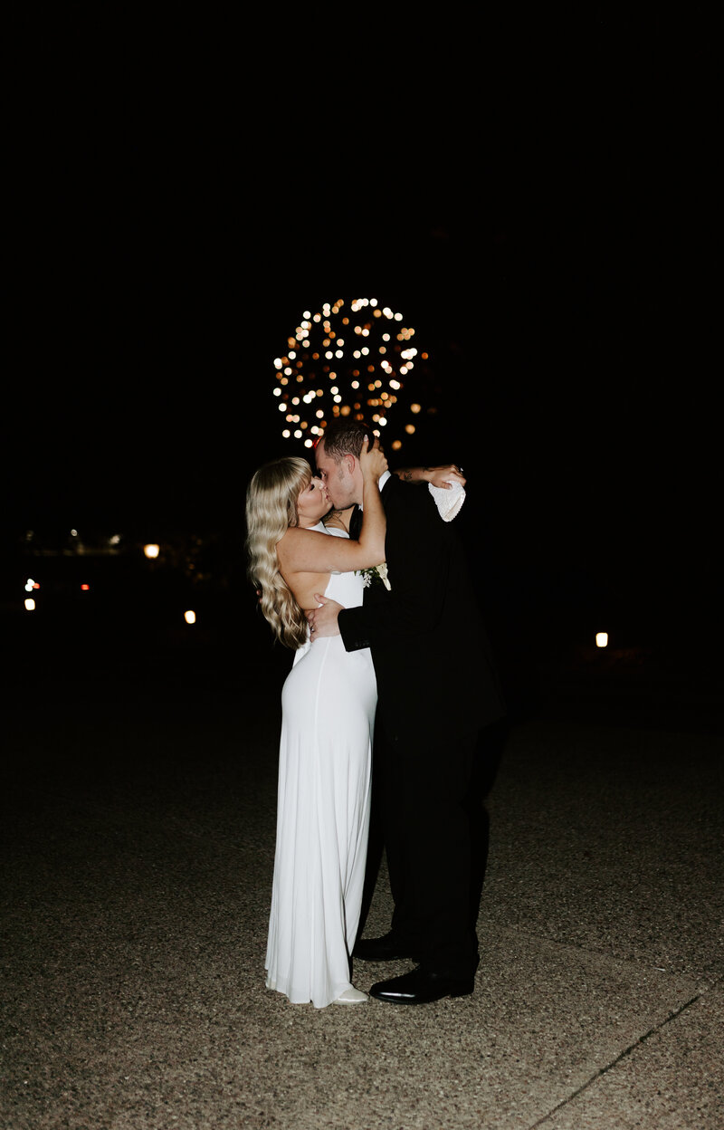 Bride and Bridesmaid | Morgan Baker Photo Co