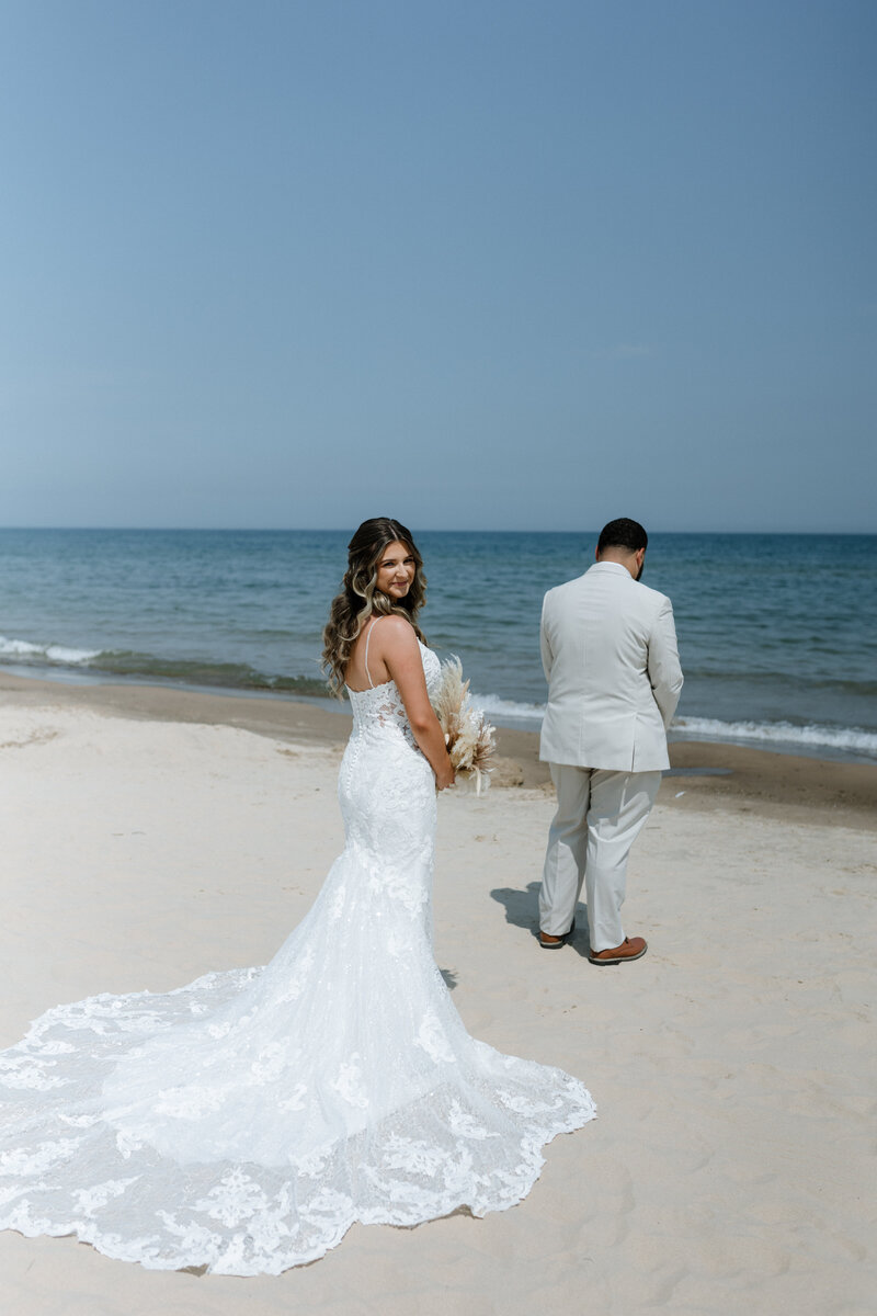 lakemichiganweddingphotos.christinaellisphotography-407