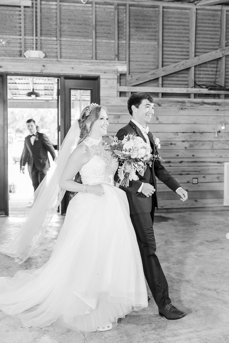 Le-Barn-Rouge-Lafayette-Louisiana_49