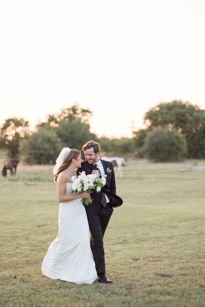 Romantic outdoor wedding at The Nest at Ruth Farms in Ponder Texas captured by The Elegant Wedding Co.