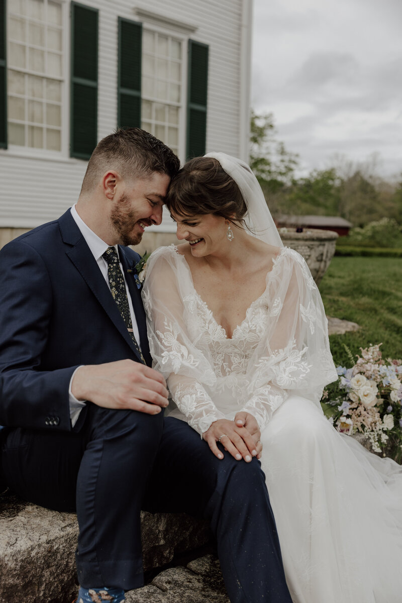 detail shot of brides jewelry on wedding day in peoria il