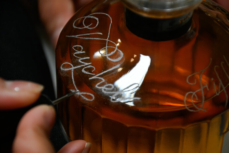 Engraving_WhiskeyBottle_-110