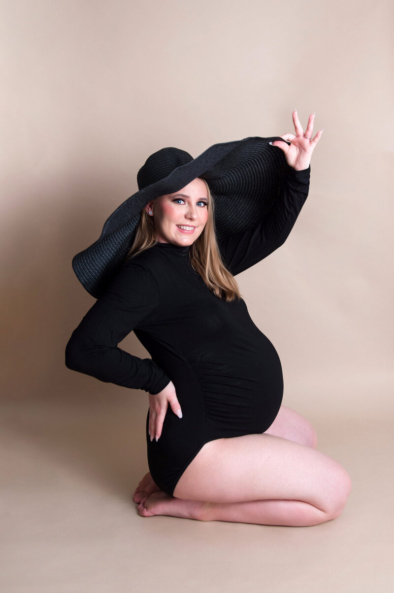 Black Bodysuit & Oversized Hat Maternity
