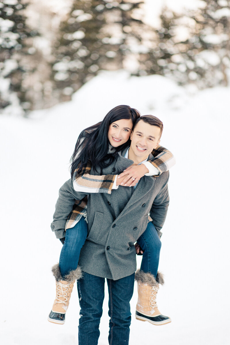 Rocky-Mountain-National-Park-Winter-Engagement-Taylor-Nicole-Photography-11