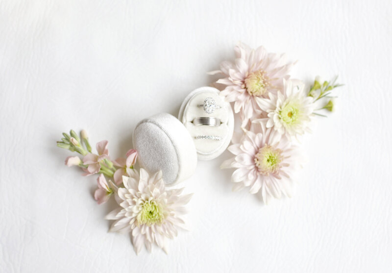 wedding ring-the mrs box-robin rogers photography