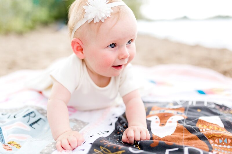 lake-minnetonka-baby-sand-family-pictures-excelsior-beach-Minnesota_0005