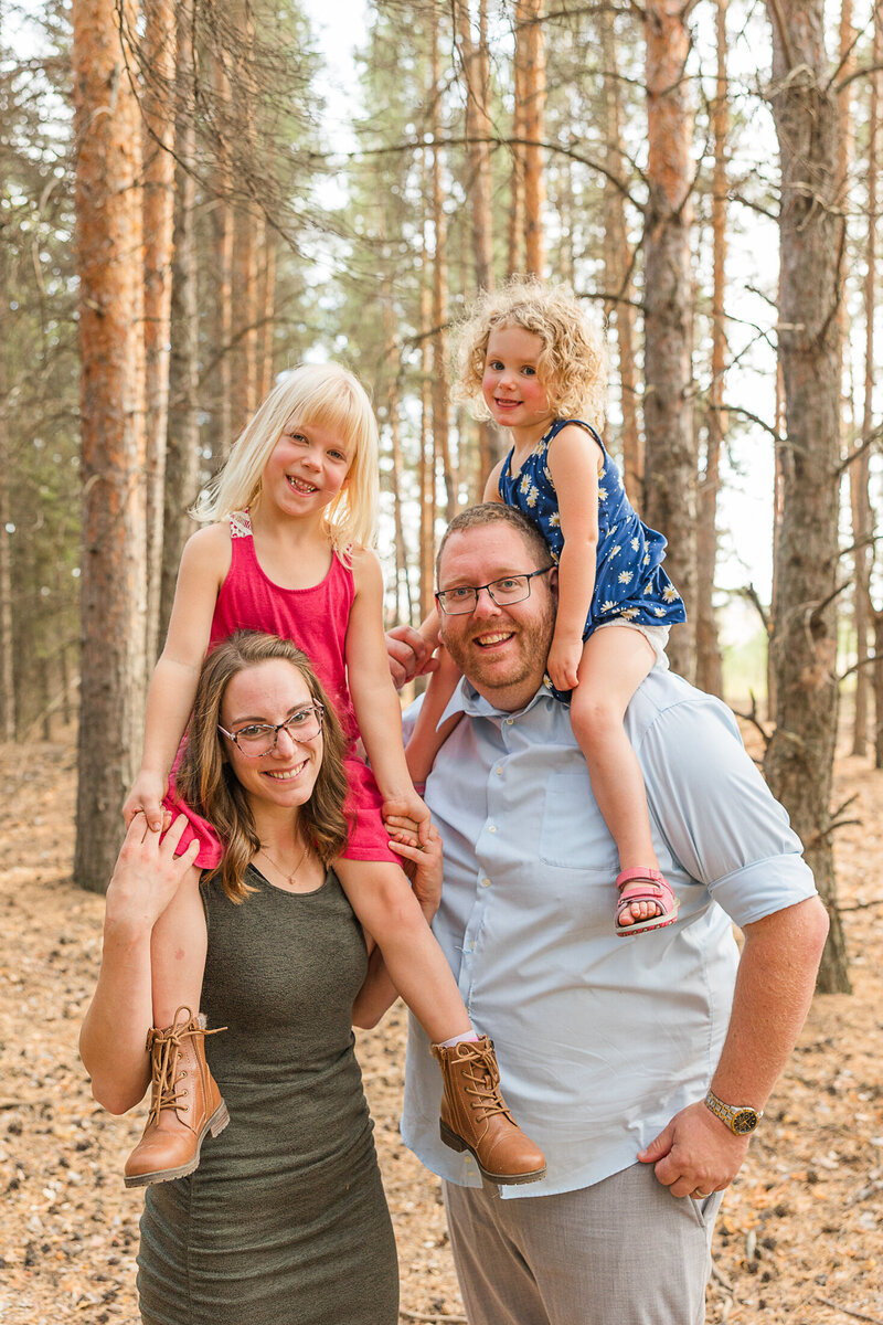 2024 Krystal-Moore-Photography-Sask-Forest-Moose-Jaw-family-of-four-6