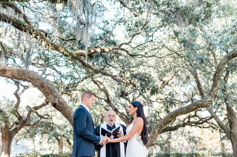 Savannah_Elopement_in_Forsyth_Park__Low_branch04