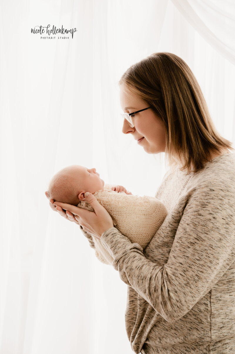 8967-Central Minnesota Newborn Photographer -  Nicole Hollenkamp - Princeton MN, St Cloud MN-Edit-Edit