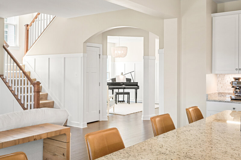 Zoomed out piano room
