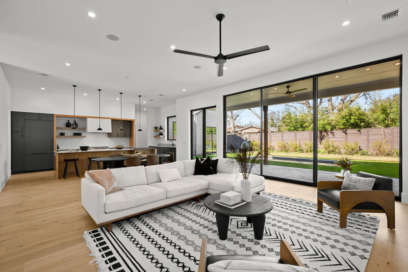 2404-sonora-court-living-3