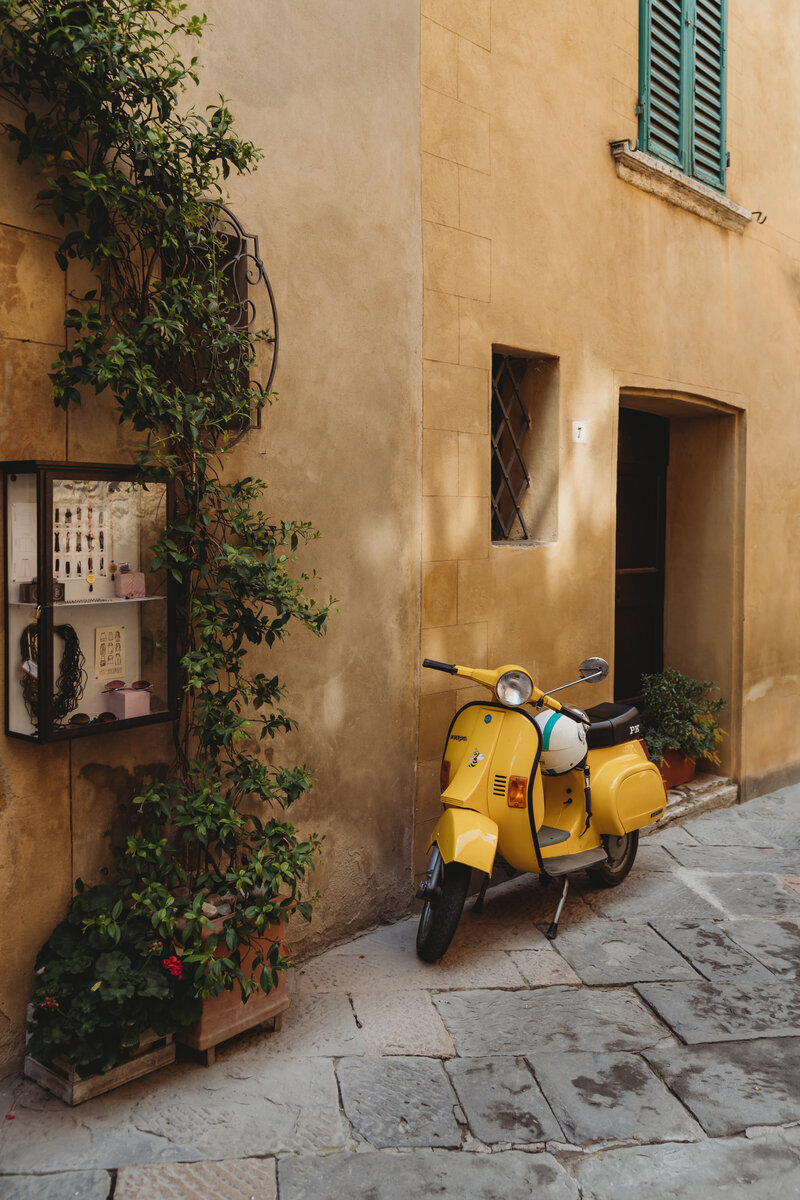 Tuscan Moped