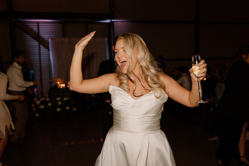 kelsey-kohl-wedding-preview-taylorraephotofilm-192