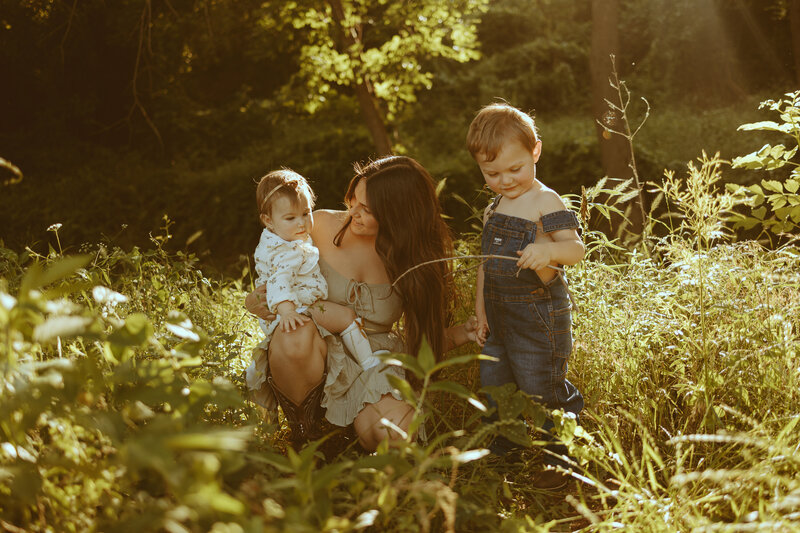 Stunning golden hour family session by a creek in Abilene, TX 